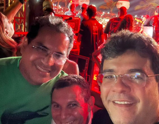 Ao lado do governador, Mauro Eduardo reforça presença política no litoral