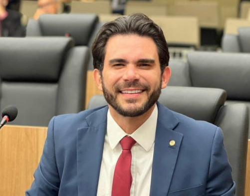Deputado Dr. Marcus Vinícius Kalume homenageia ministra do TST em sessão solene no Piauí