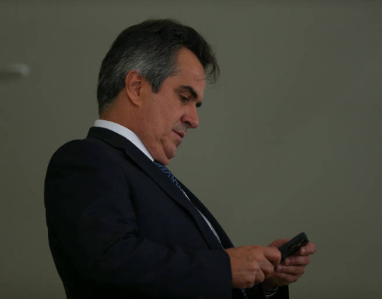 Bastidores em Brasília apontam operação contra Ciro como retaliação após derrota de Messias