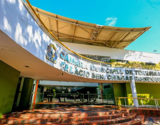 Vereadores deixam secretarias e retomam mandatos na Câmara de Teresina