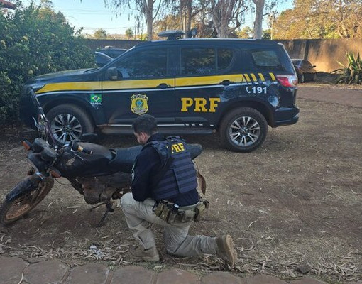 PRF apreende motocicleta adulterada durante Operação ExpoCorrente no Sul do Piauí
