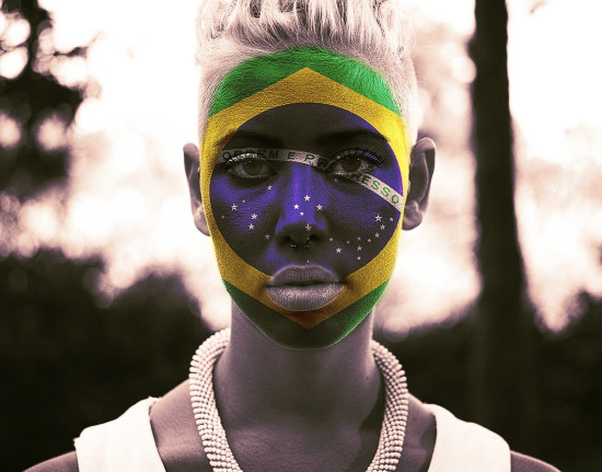 Mais um europeu aportou no Brasil com promessas. Já vimos esse jogo?