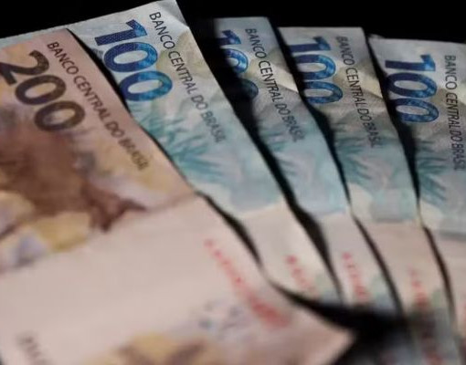 Como o salário mínimo impacta a economia e a vida das famílias