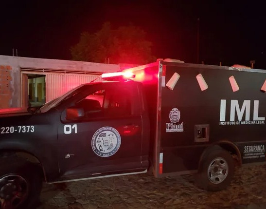 Homem é morto a tiros em frente a loja na zona Norte de Teresina