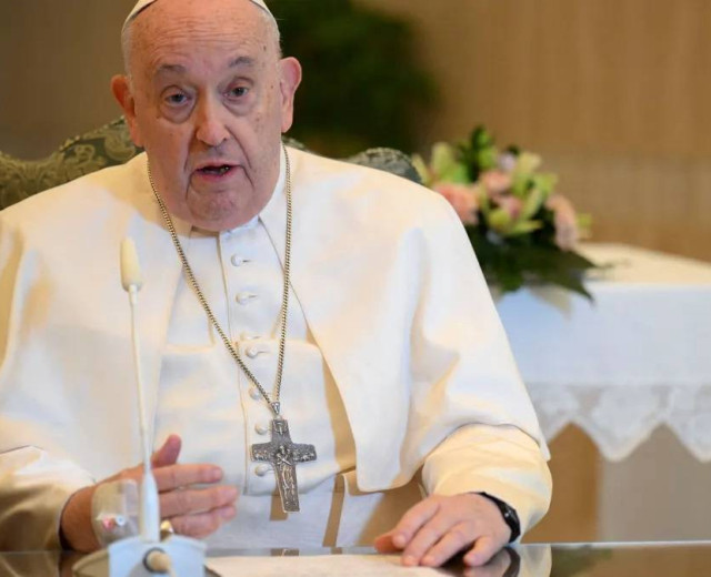 Situação clínica de papa Francisco é ‘complexa’, informa Vaticano