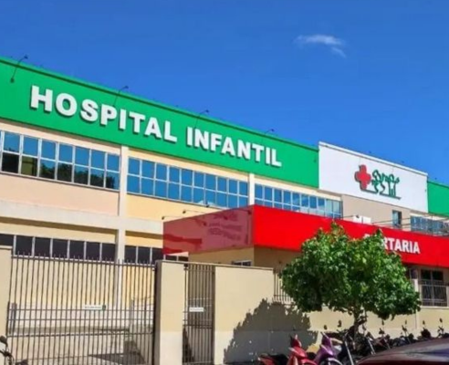 Mães denunciam demora e falta de vagas para consultas no Hospital Infantil