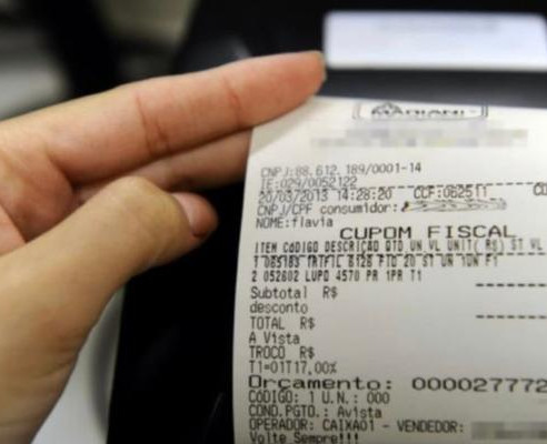 Empresas passam a informar IBS e CBS nas notas fiscais a partir de hoje no Brasil