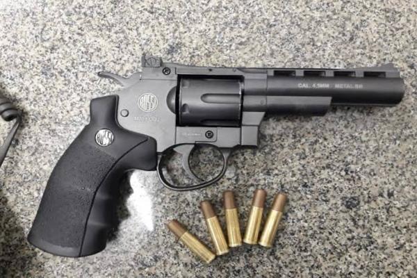 Adolescente é apreendido com arma de fogo durante operação da Polícia Civil em Teresina