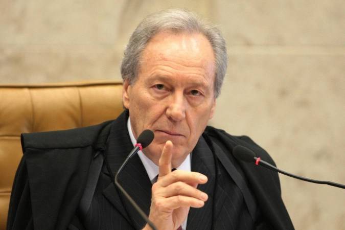 Lewandowski afasta direção de penitenciária em Mossoró