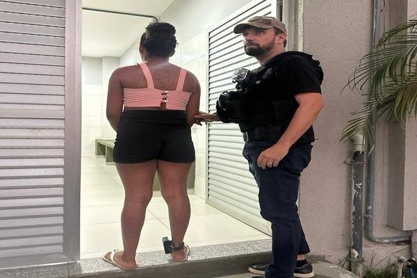 Jovem é presa por assaltos a motoristas de aplicativo em Teresina