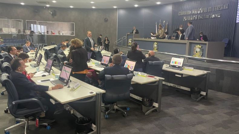 Vereadores aprovam orçamento anual de 2025 em R$ 5,6 bilhões