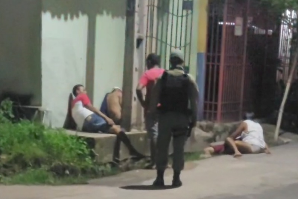 Cliente é assassinado com tiro na cabeça dentro de comércio no Piauí
