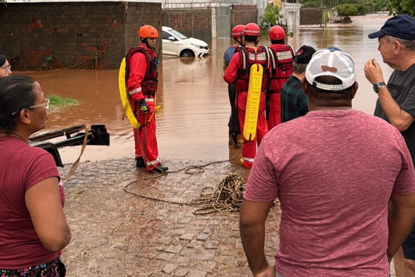 Famílias ficam desabrigadas após chuva intensa em Picos