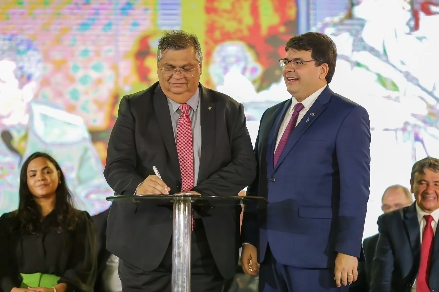 Flávio Dino concede liminar a Rafael Fonteles, mas não suspende investigações na saúde