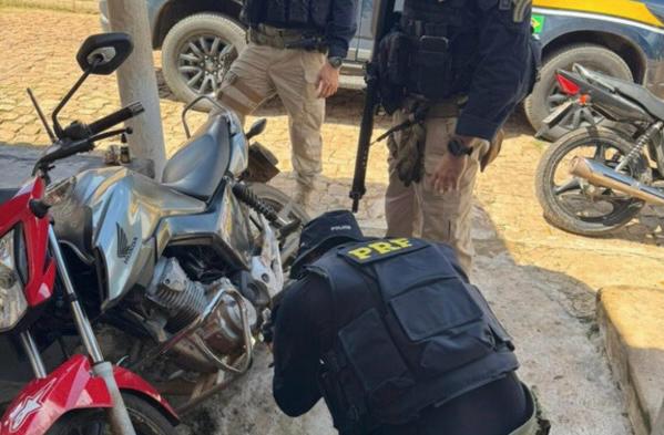 PRF recupera motos roubadas e flagra adulterações no interior do Piauí