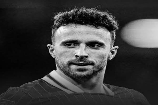 Jogadores se despedem de Diogo Jota e irmão em velório em Portugal