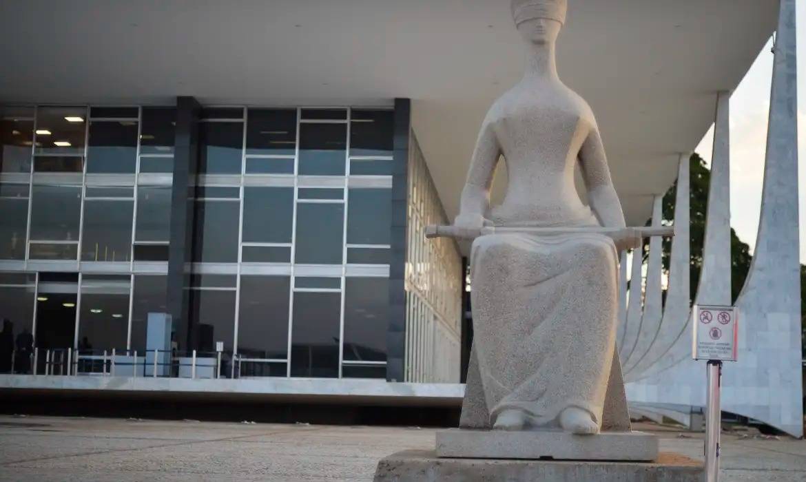 STF proíbe revistas íntimas vexatórias em presídios