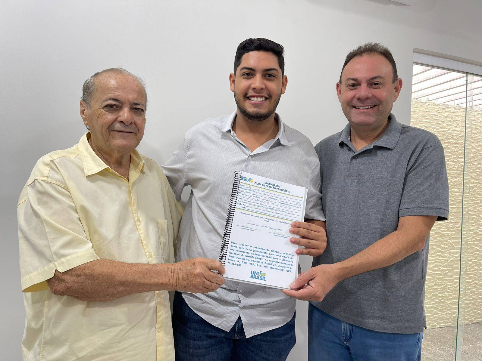 Samuel Alencar, filho de Jeová, se filia ao União Brasil