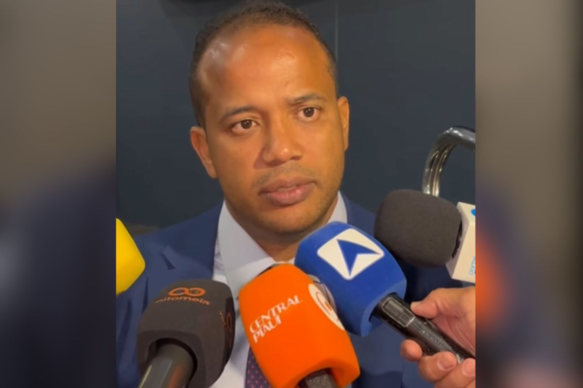 Enzo Samuel diz que apoio de Jeová ainda depende de novas conversas