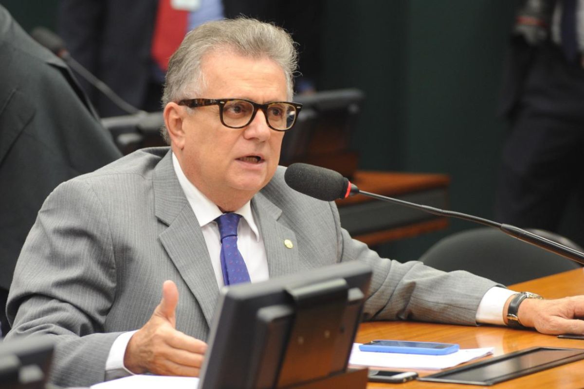 Deputado diz que não há clima para derrubar veto de Lula sobre aumento de deputados