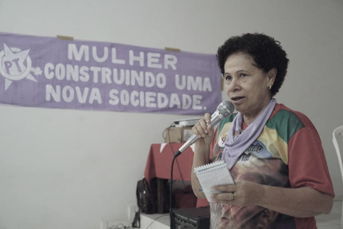 Regina Sousa encerra carreira política: de quebradeira de coco a governadora do Piauí