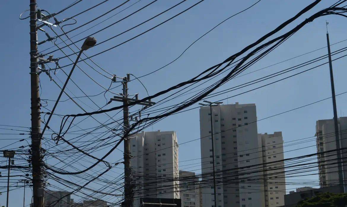 Aneel mantém bandeira tarifária verde para dezembro
