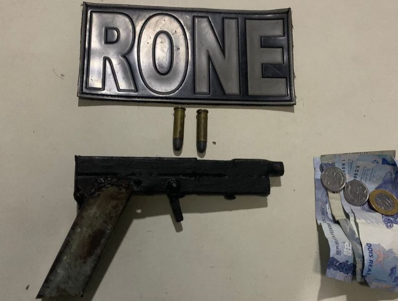 Casal é preso por ameçar vizinhos com arma caseira