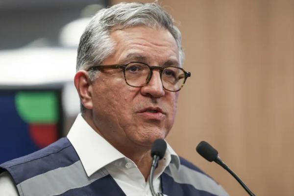 Alexandre Padilha confirma primeiro caso suspeito de intoxicação por metanol no litoral