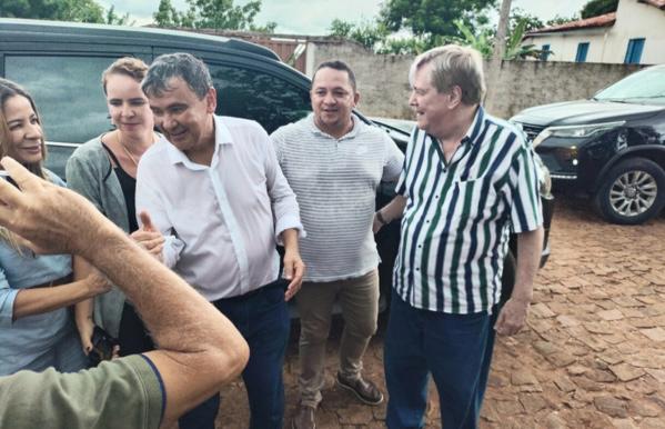 Hugo Napoleão e Wellington Dias se encontram em agenda no Quilombo Mimbó