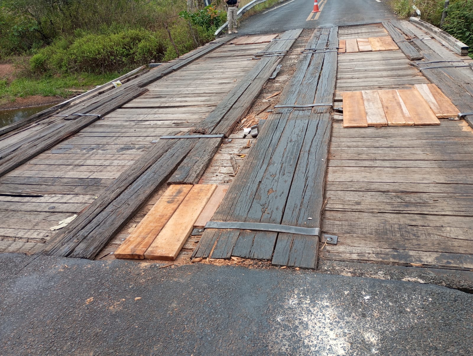 Ponte na BR-222, em Piripiri, é parcialmente liberada após reparos emergenciais