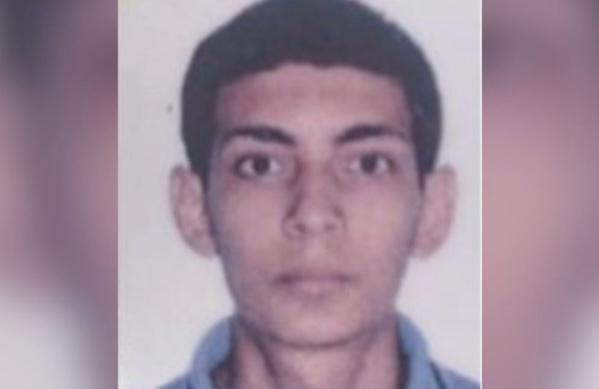 Homem morre e adolescente é baleado em ataque de criminosos encapuzados no litoral