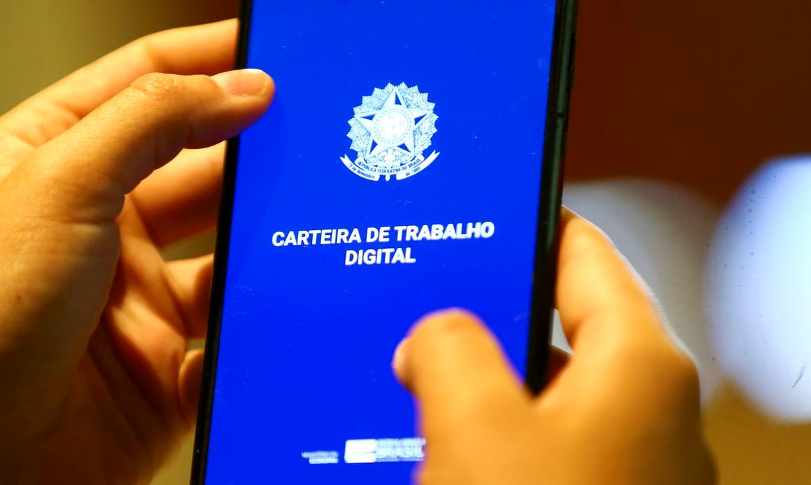 Piauí lidera crescimento de empregos formais no Nordeste em 2025