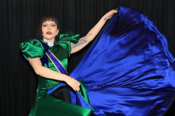 Lady Gaga faz o maior show de sua carreira no Brasil