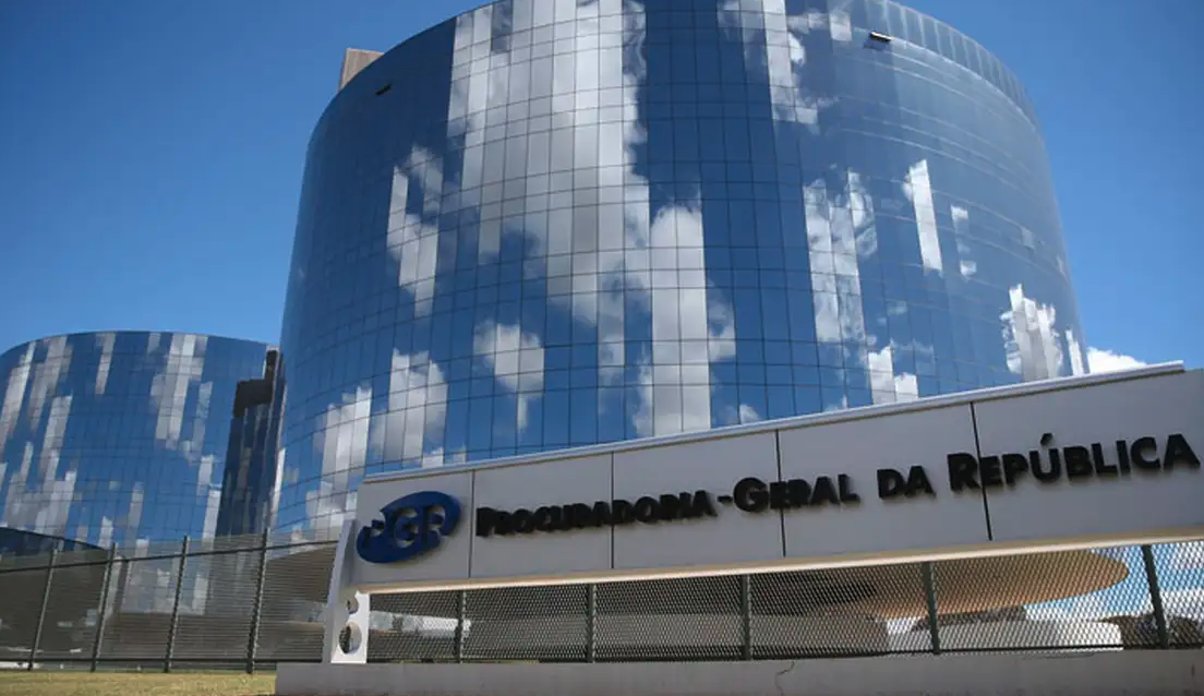 PGR denuncia deputado por racismo contra Almeida e injúria contra Lula