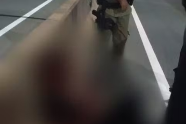 Mãe revela que suspeito de matar e arrancar língua de idoso já esfaqueou o padrasto