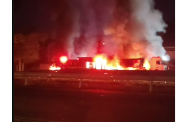 Caminhoneiro morre após caminhão encostar em fiação elétrica e pegar fogo em Teresina
