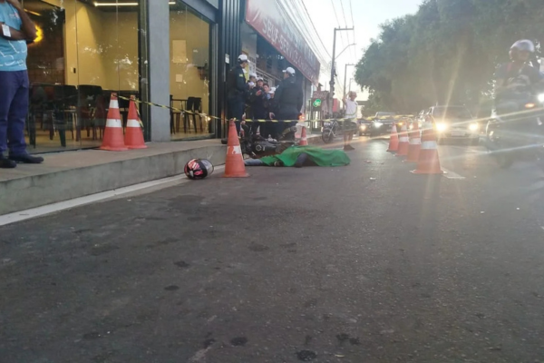 Motociclista morre após ser atingido por caminhão na zona Sudeste de Teresina
