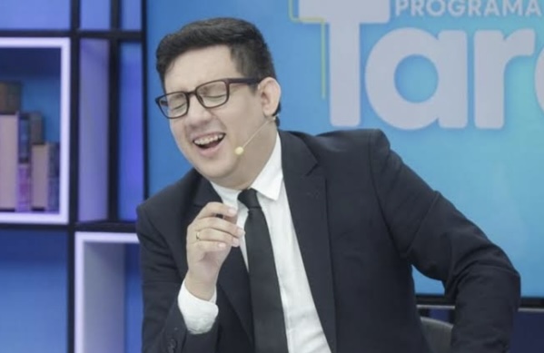 Corpo do jornalista Erlan Bastos é sepultado neste domingo na capital do Piauí