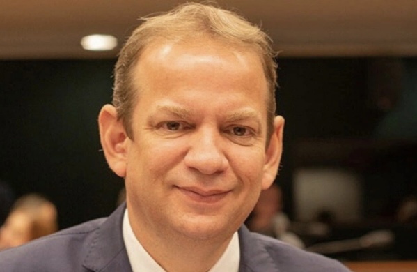 Deputado Castro Neto anuncia retorno ao MDB após passagem pelo PSD