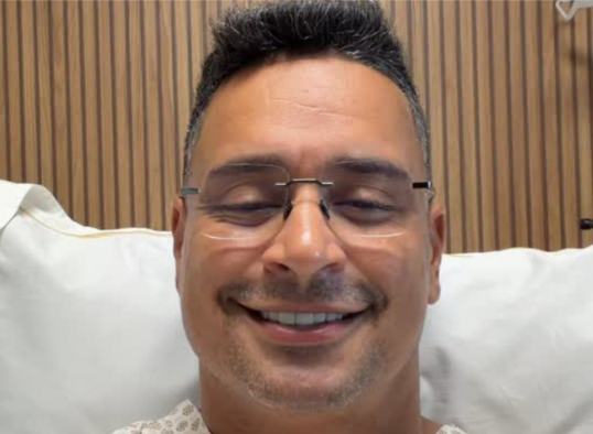 Xanddy Harmonia faz primeira aparição após internação e tranquiliza fãs