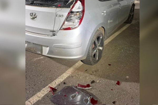 Confusão em hospital termina com mulher imobilizada por arma de choque da PM