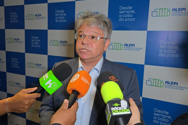 “Infeliz”, diz Gustavo Neiva ao reagir a fala de João Mádison sobre dinheiro em eleição
