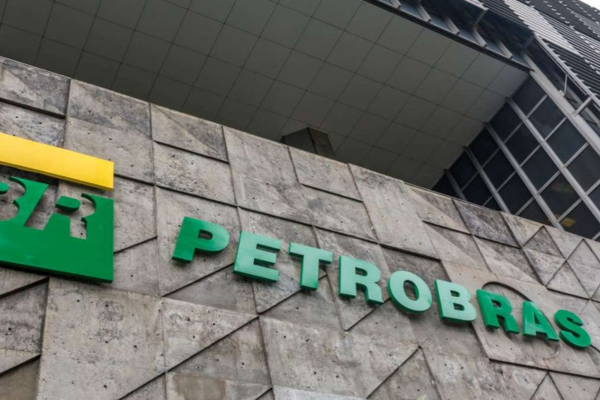 Petrobras anuncia nova queda no preço do diesel