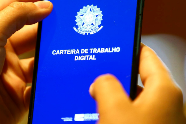 Piauí lidera geração de empregos no Nordeste em abril
