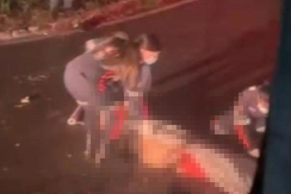 Motociclista morre após perder controle e colidir com canteiro central