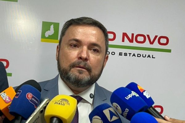 Novo perde a paciência com Flávio Nogueira e Fábio Xavier