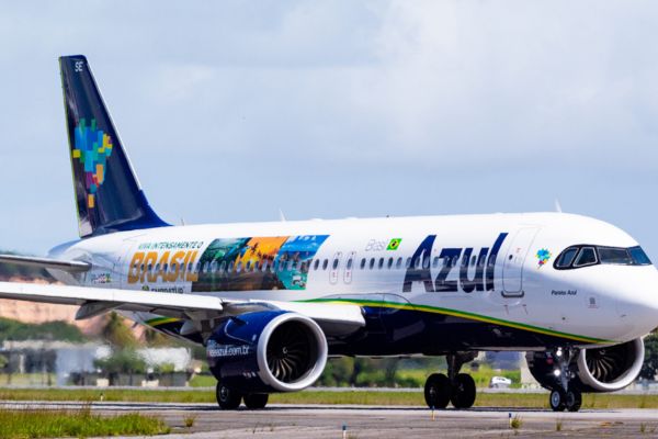 Avião da Azul Linhas Aéreas declara emergência por baixa quantidade de combustível