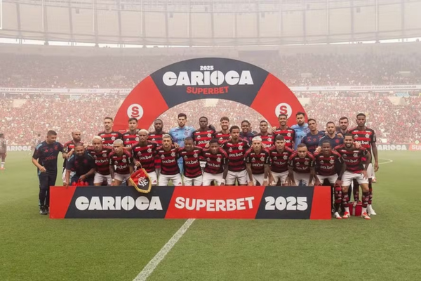 Flamengo é campeão carioca de 2025 após empate com Fluminense na final