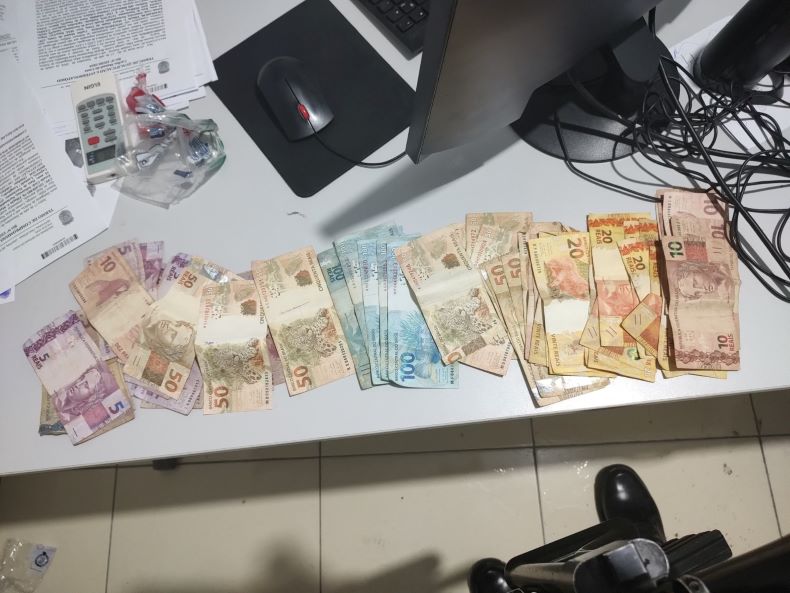 Homem assalta farmácia em Jaicós e enterra dinheiro perto da casa da mãe
