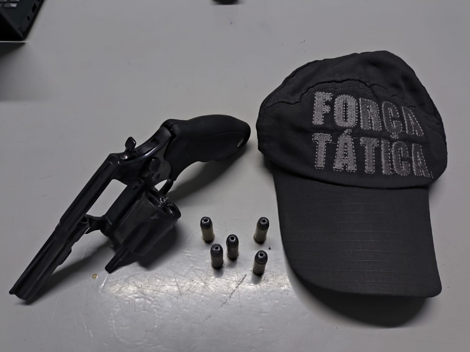 Homem é preso com arma de fogo durante patrulhamento no bairro Novo Horizonte, em Teresina